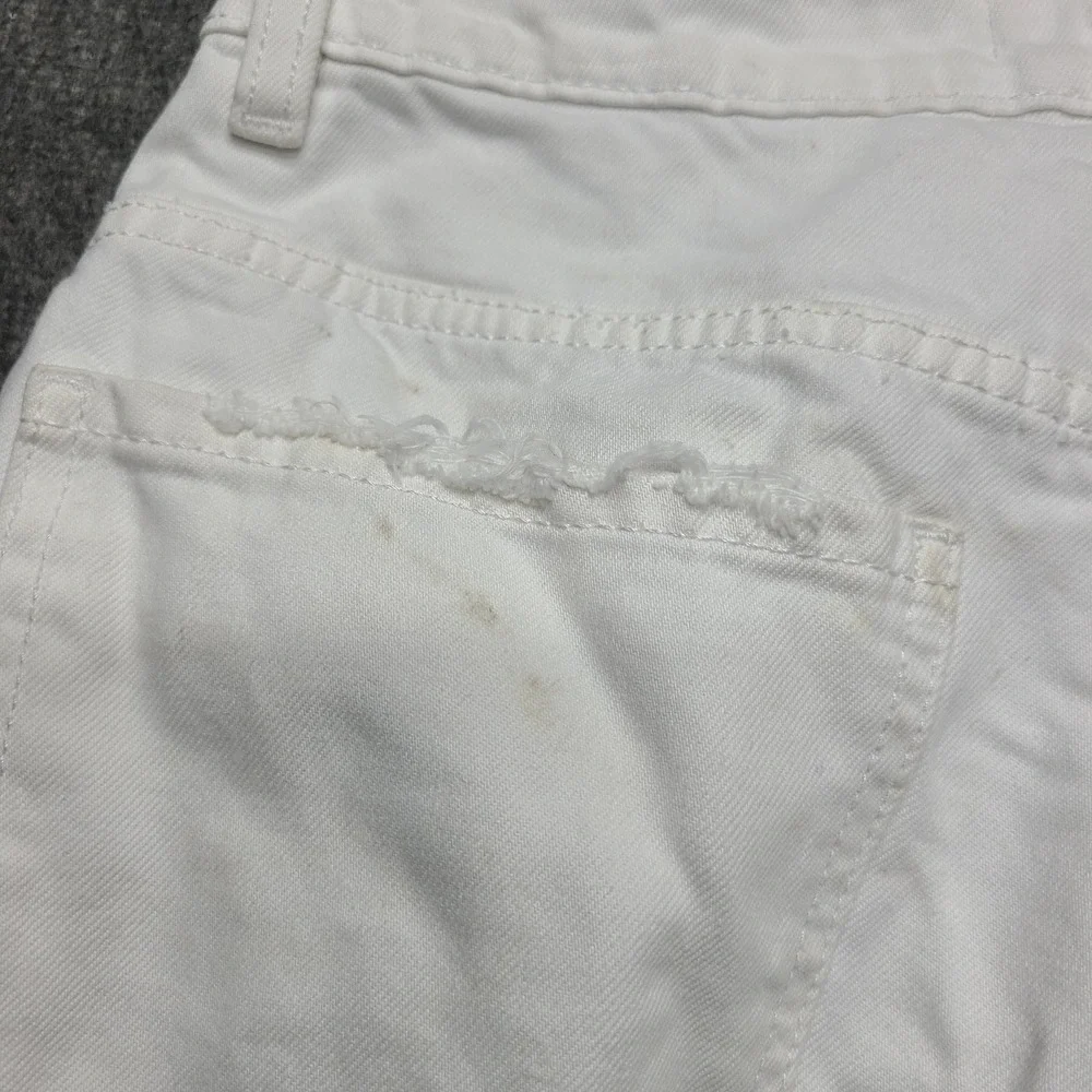 Garage Festival Denim Shorts Women 7 White Good Distressed High Rise Raw Hem